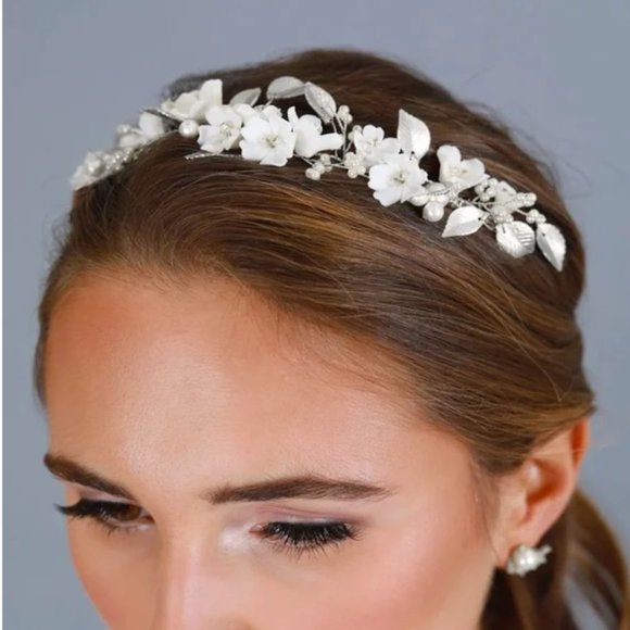 FLOWER AND PEARL BRIDAL HEADPIECE HAIRBAND FLORAL HEADBAND SILVER WEDDING VINE - Picture 1 of 3
